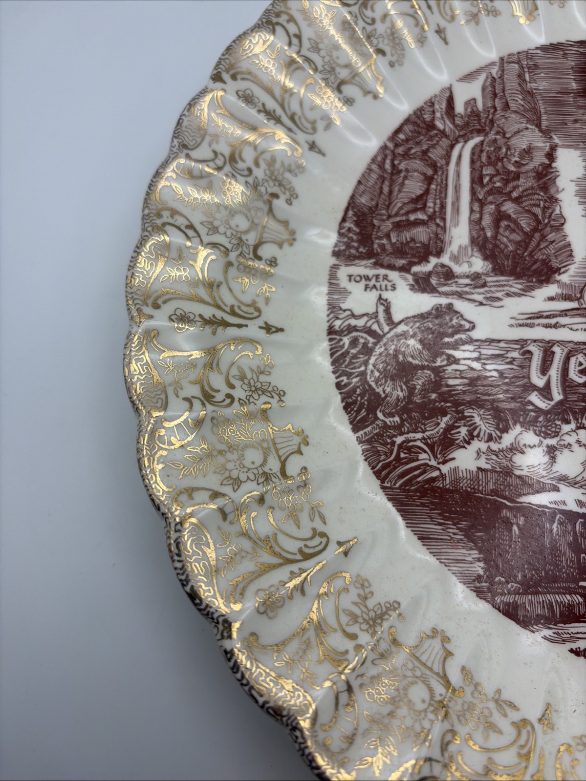 Yellowstone National Park Vintage Travel souvenir gold Plate Old Faithful 9 3/4″