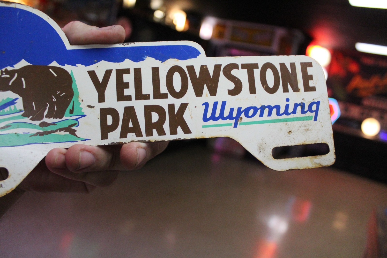 RARE 1950s YELLOWSTONE PARK WYOMING PAINTED METAL TOPPER SIGN SMOKEY US FOREST