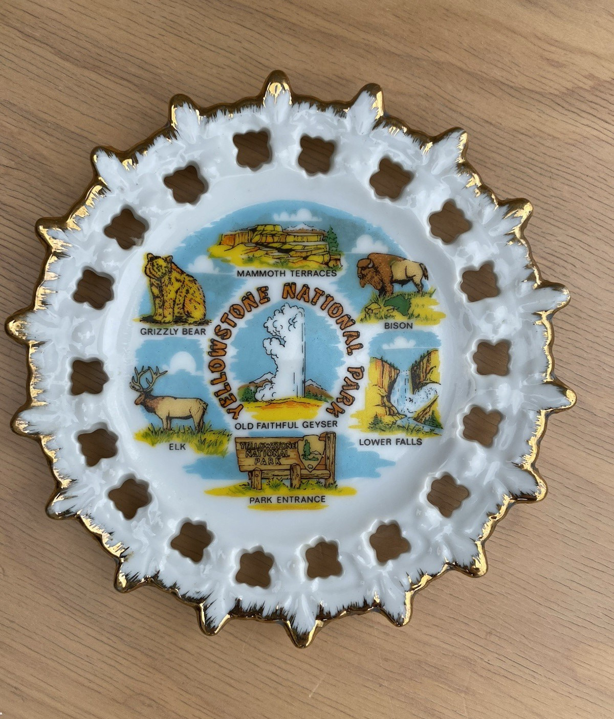 Yellowstone National Park Souvenir Decorative Plate Gold Trim Pierced Rim Korea