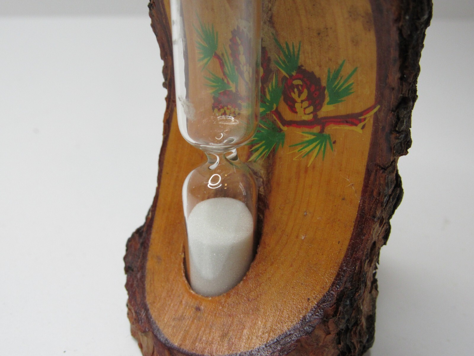 VINTAGE YOSEMITE NATIONAL PARK SOUVENIR WOOD ROUND HOUR GLASS 3 MINUTE TIMER.-uu