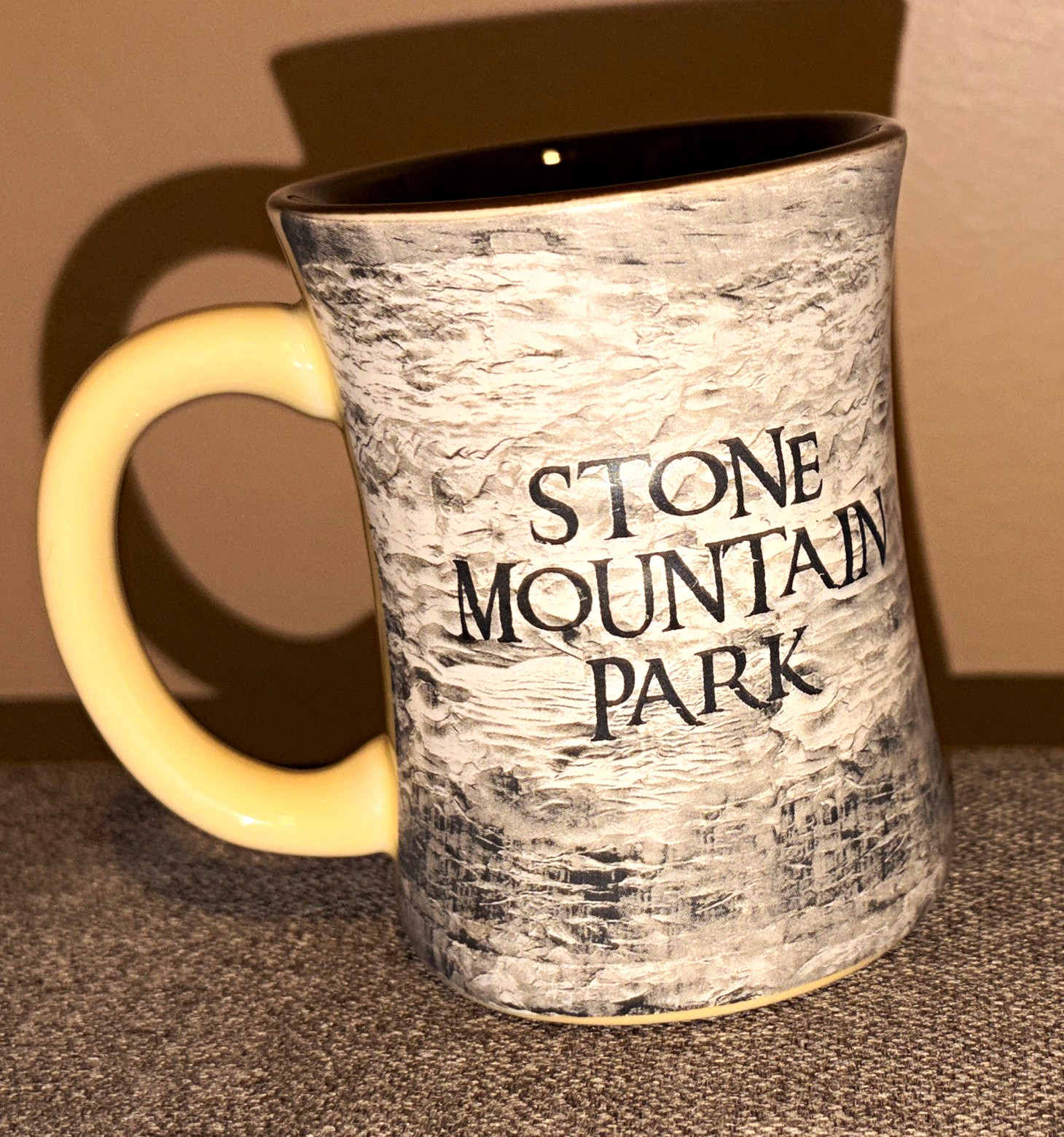 Stone Mountain Park Souvenir Ceramic Coffee Mug Gray Stone Design Cream Handle