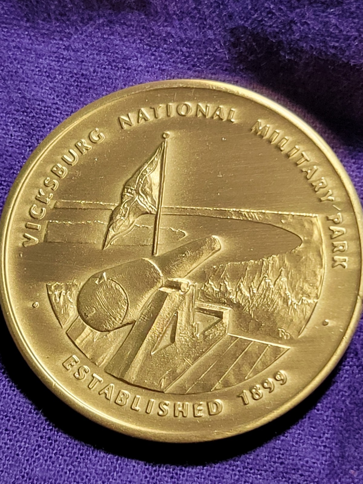 Vicksburg National Military Park Commemorative Coin – Illinois Memorial & Cannon