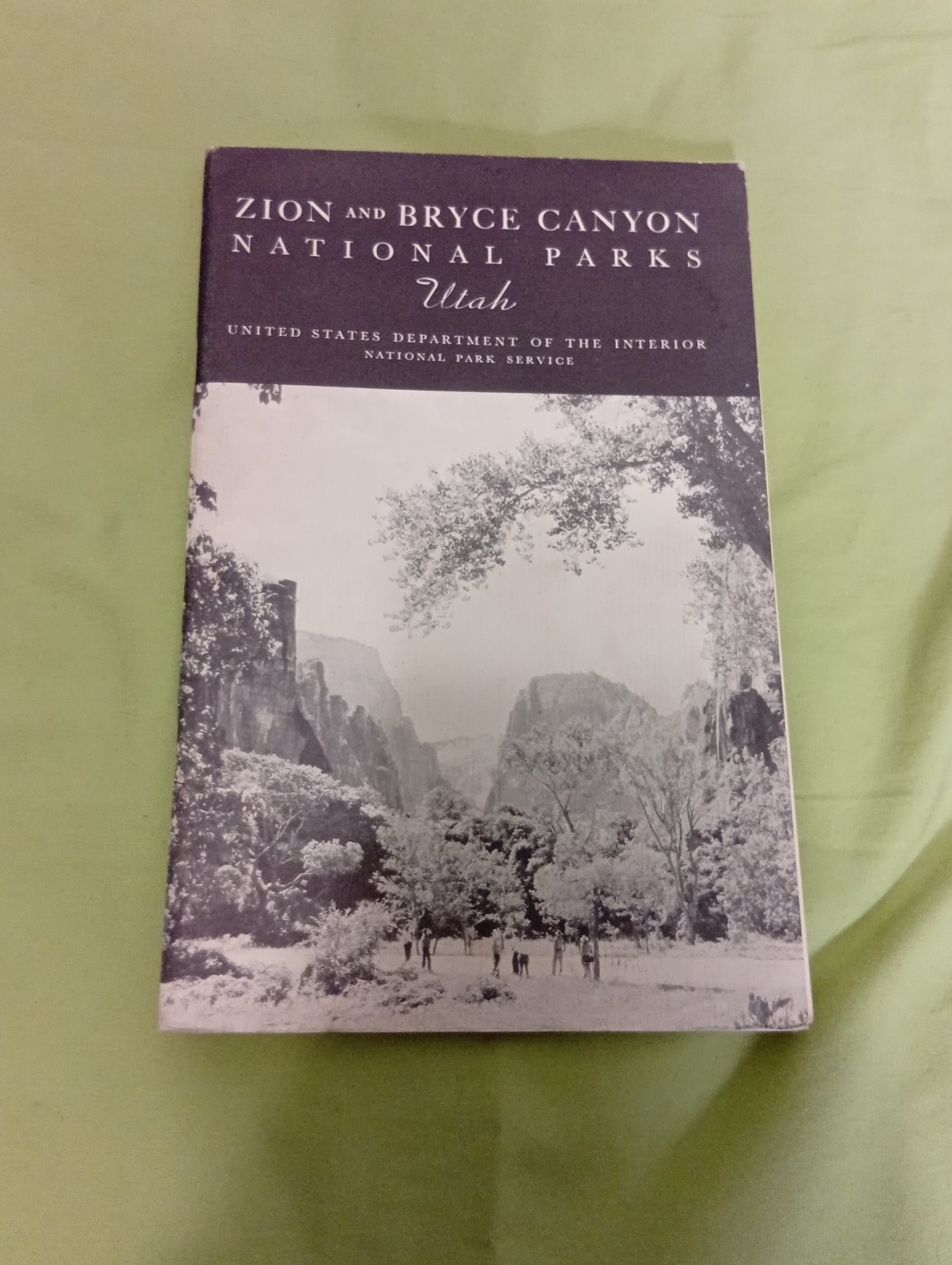 Zion and Bryce Cancon National Parks Utah Souvenir Booklet From 1937