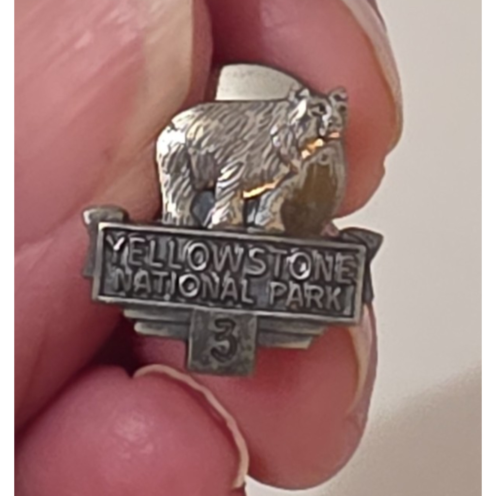 Vintage Yellowstone National Park TW Services Bear Lapel Pin Badge Sterling