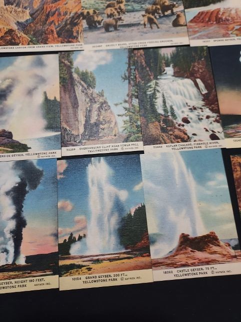 YELLOWSTONE NATIONAL PARK 20 Souvenir Views Miniature Linen Picture Cards 1930’s