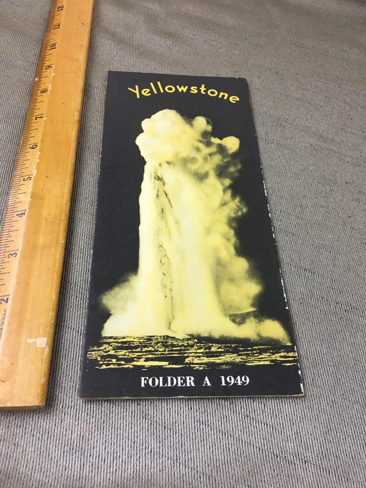 1949 Yellowstone Folder A Greyhound Bus Timetable Map Advertising Brochure
