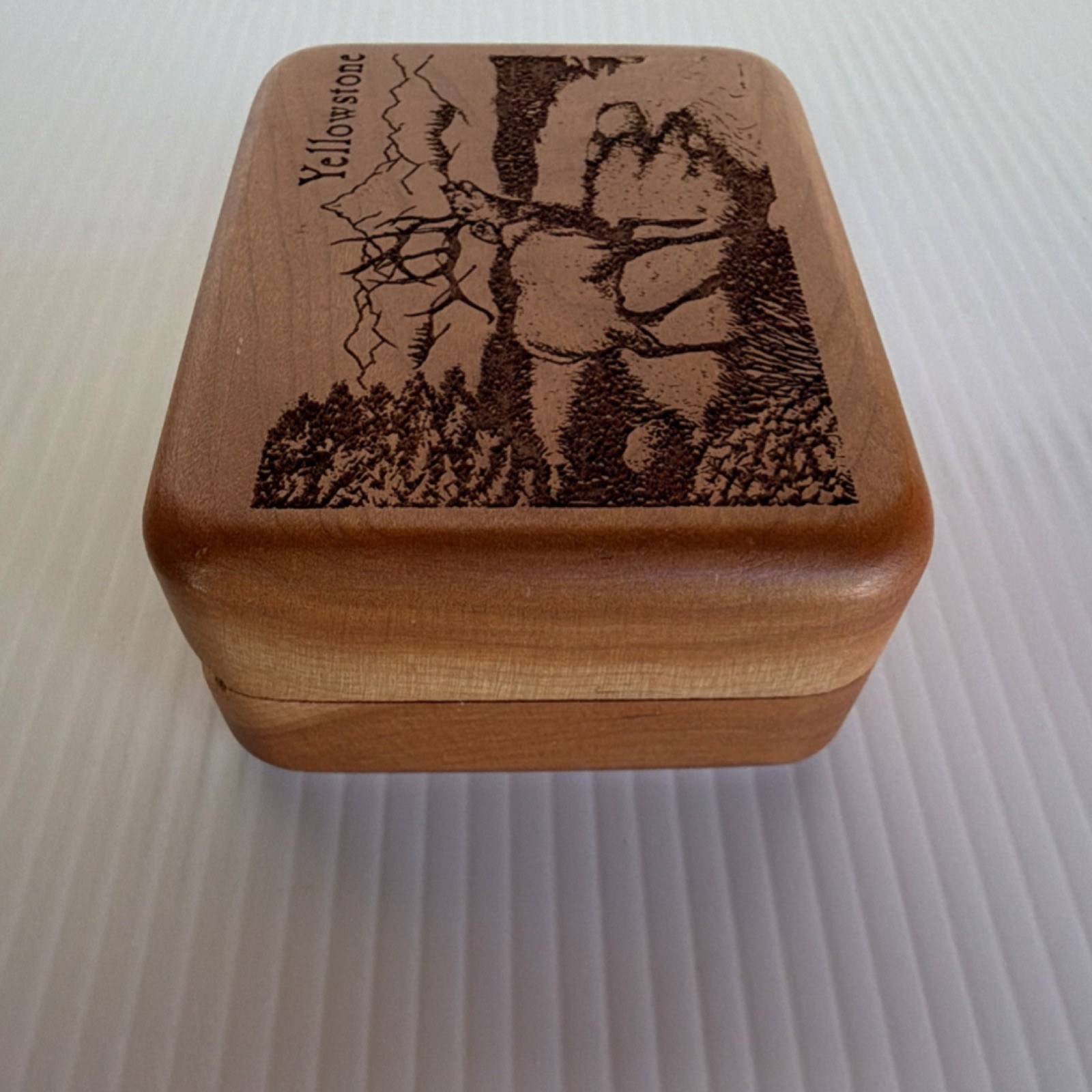 Hand carved Yellowstone Wooden Keepsake Box Elk Scene National Parks 4x3x2″