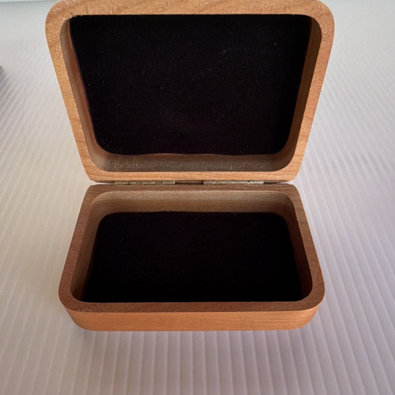 Hand carved Yellowstone Wooden Keepsake Box Elk Scene National Parks 4x3x2″