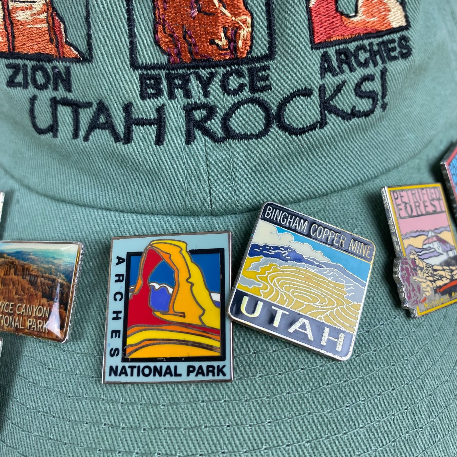 National Park Memorabilia 8 pin Lot utah hat cap adjustable Painted desert