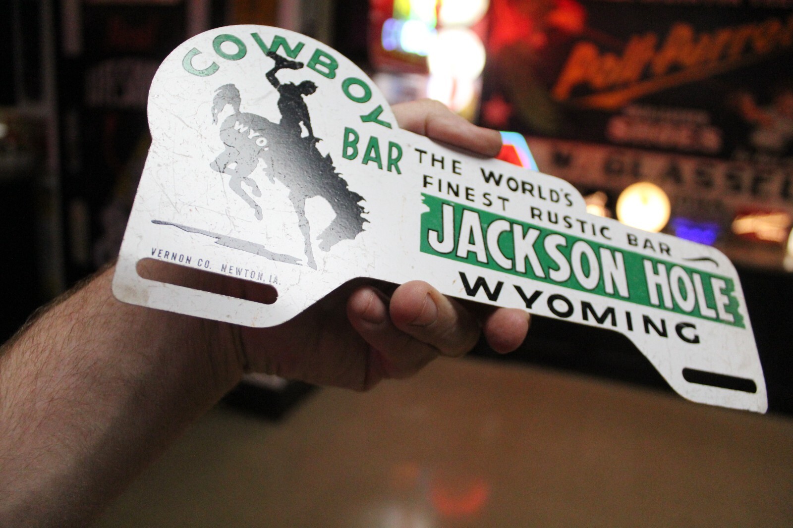 RARE 1950s JACKSON HOLE WYOMING RUSTIC BAR PAINTED METAL PLATE TOPPER METAL SIGN