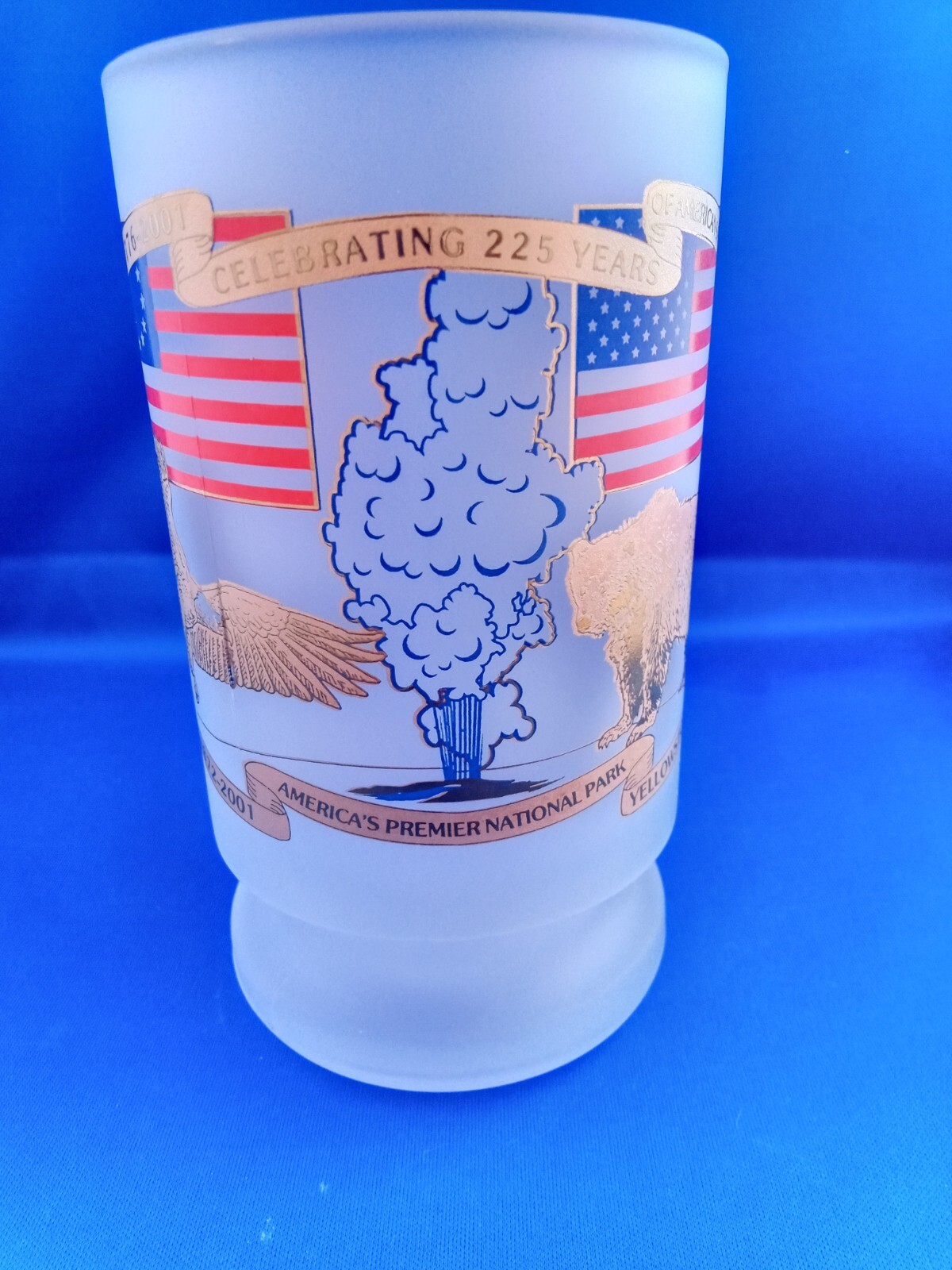 Large frosted glass mug Yellowstone park 2001 beer stein gold eagle bear flags
