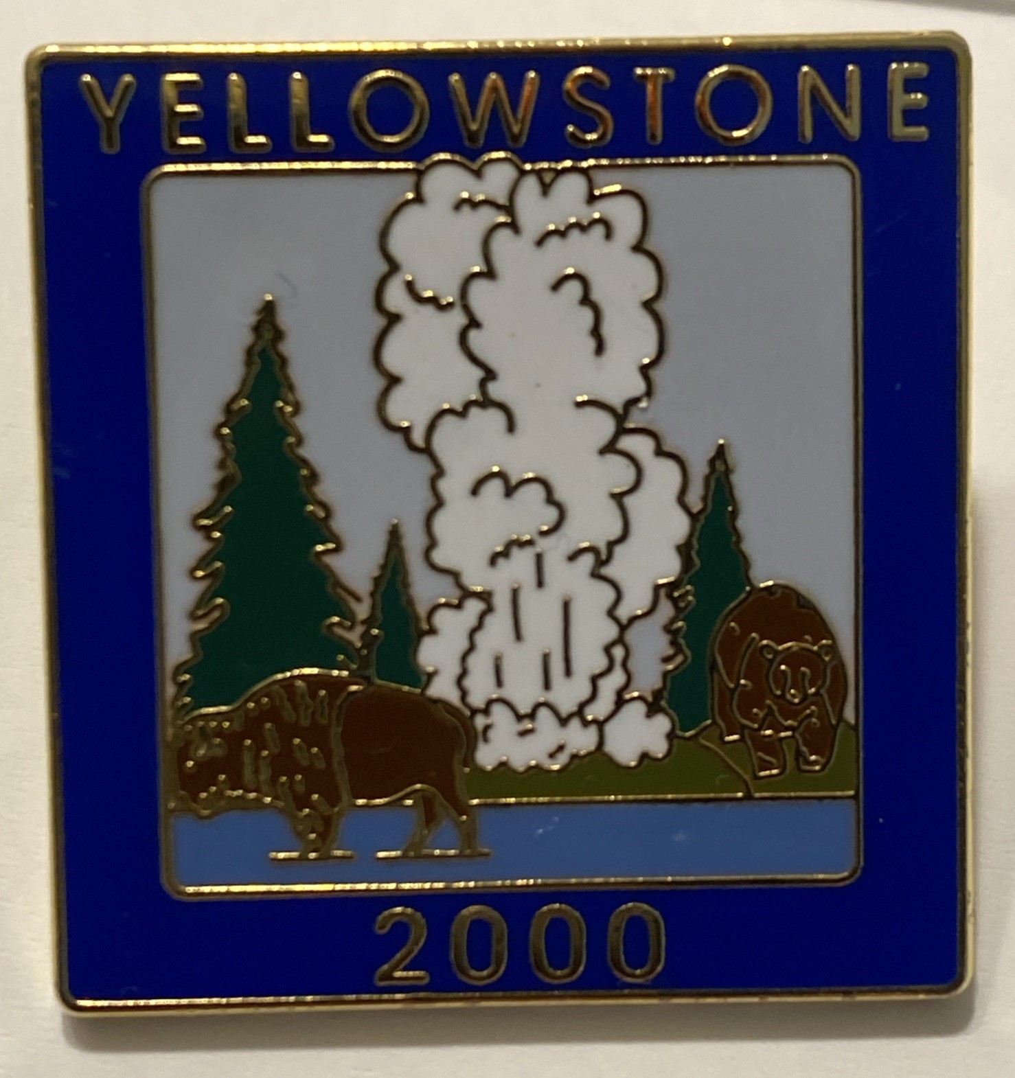 Yellowstone National Park 2000 Old Faithful Geyser Lapel Pin Vintage