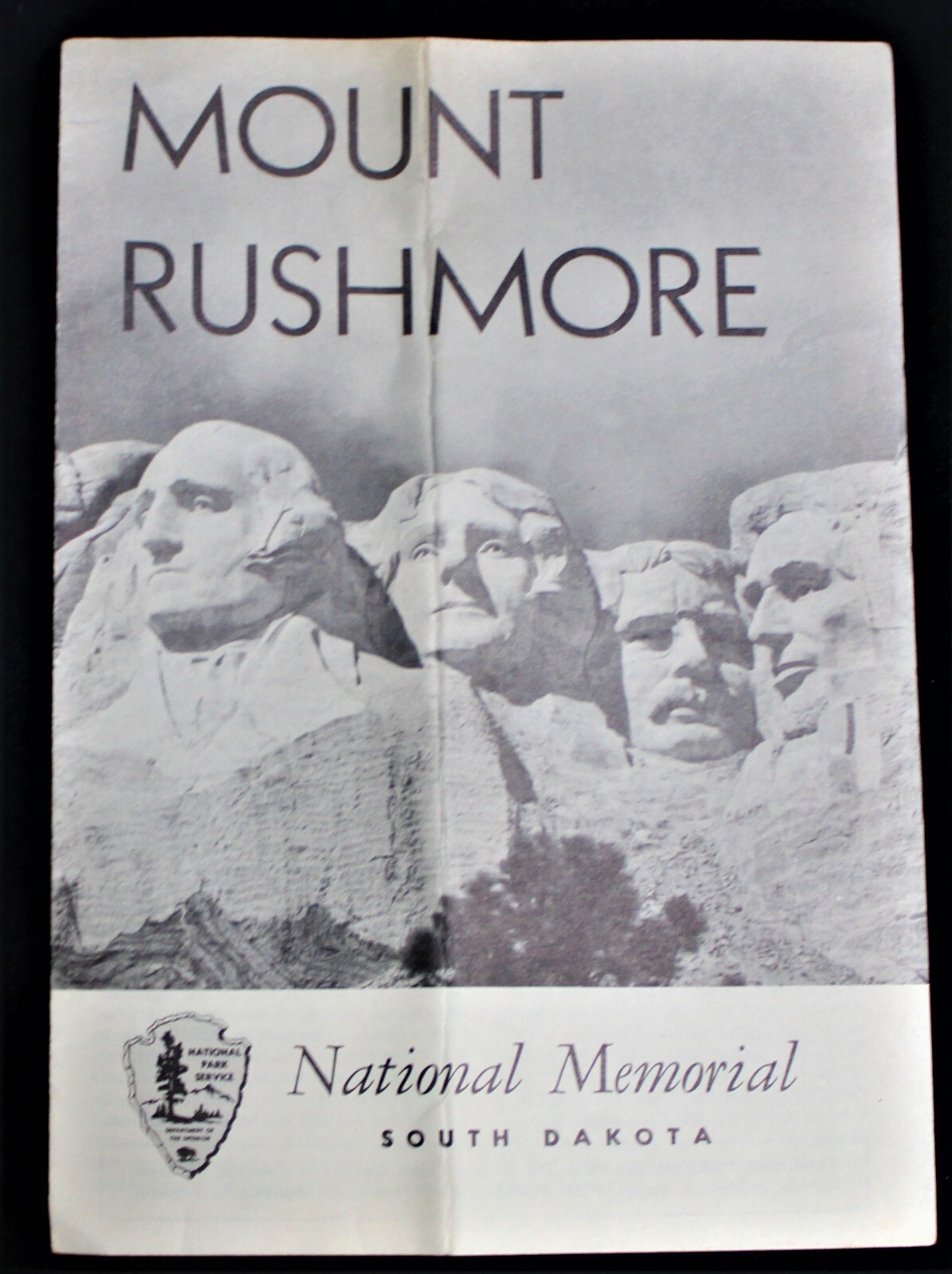 MOUNT RUSHMORE NATIONAL MEMORIAL SOUTH DAKOTA OFFICIAL SOUVENIR BROCHURE 1958