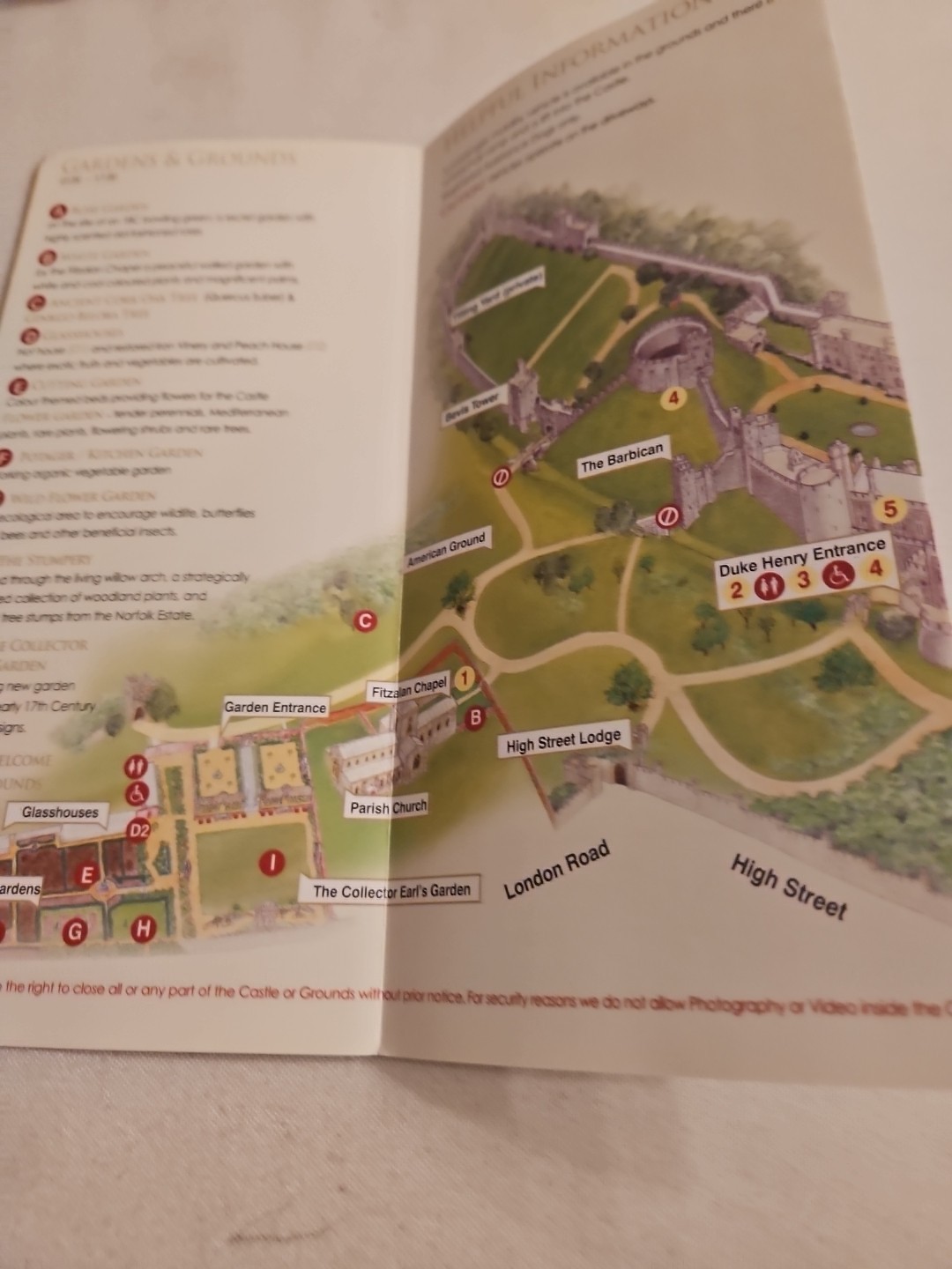2015 “Arundel Castle” United Kingdom, Visitor’s Guide/Information & Map