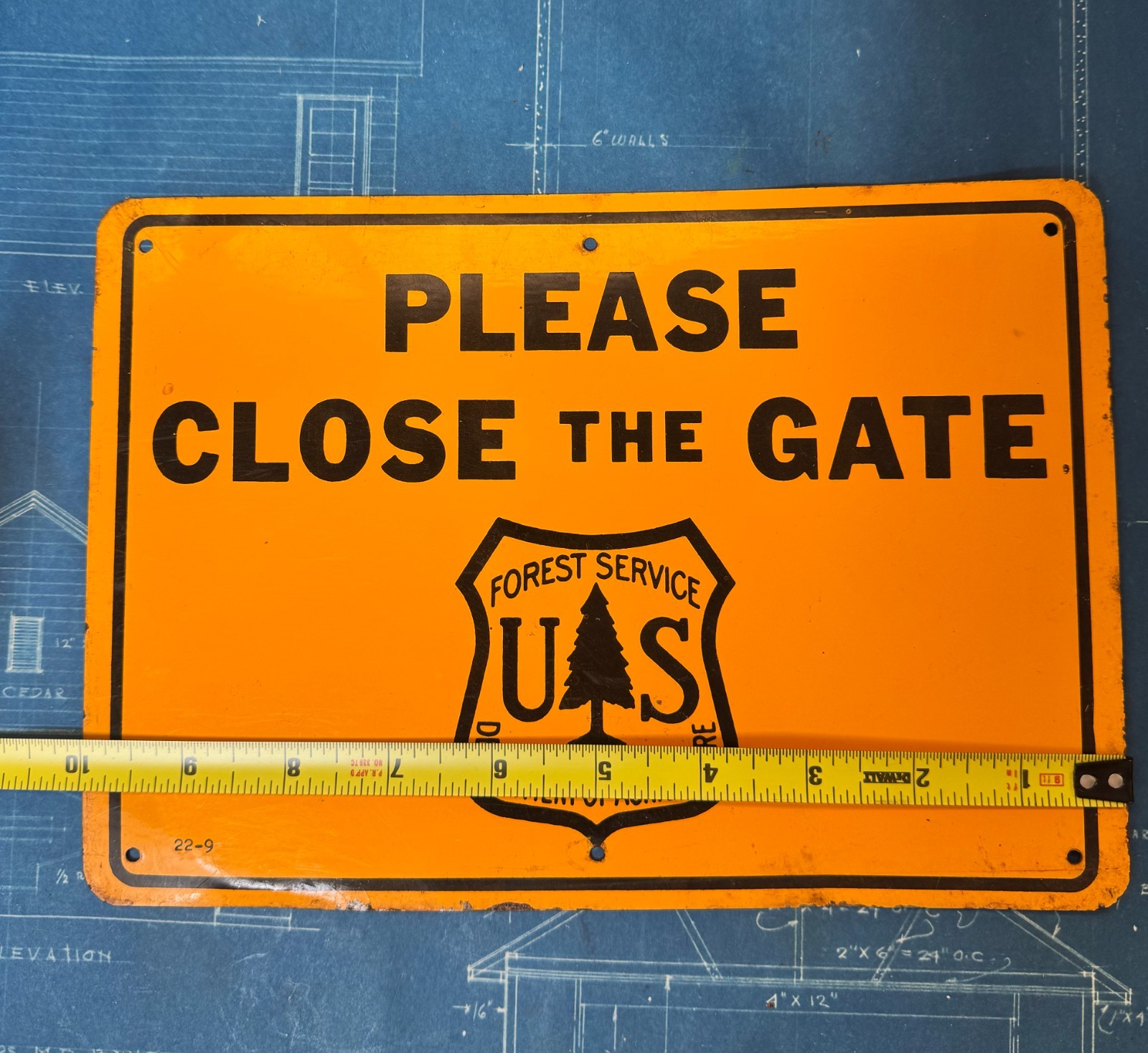 VINTAGE US FOREST SERVICE PLEASE CLOSE GATE FORESTRY METAL SIGN AGRICULTURE
