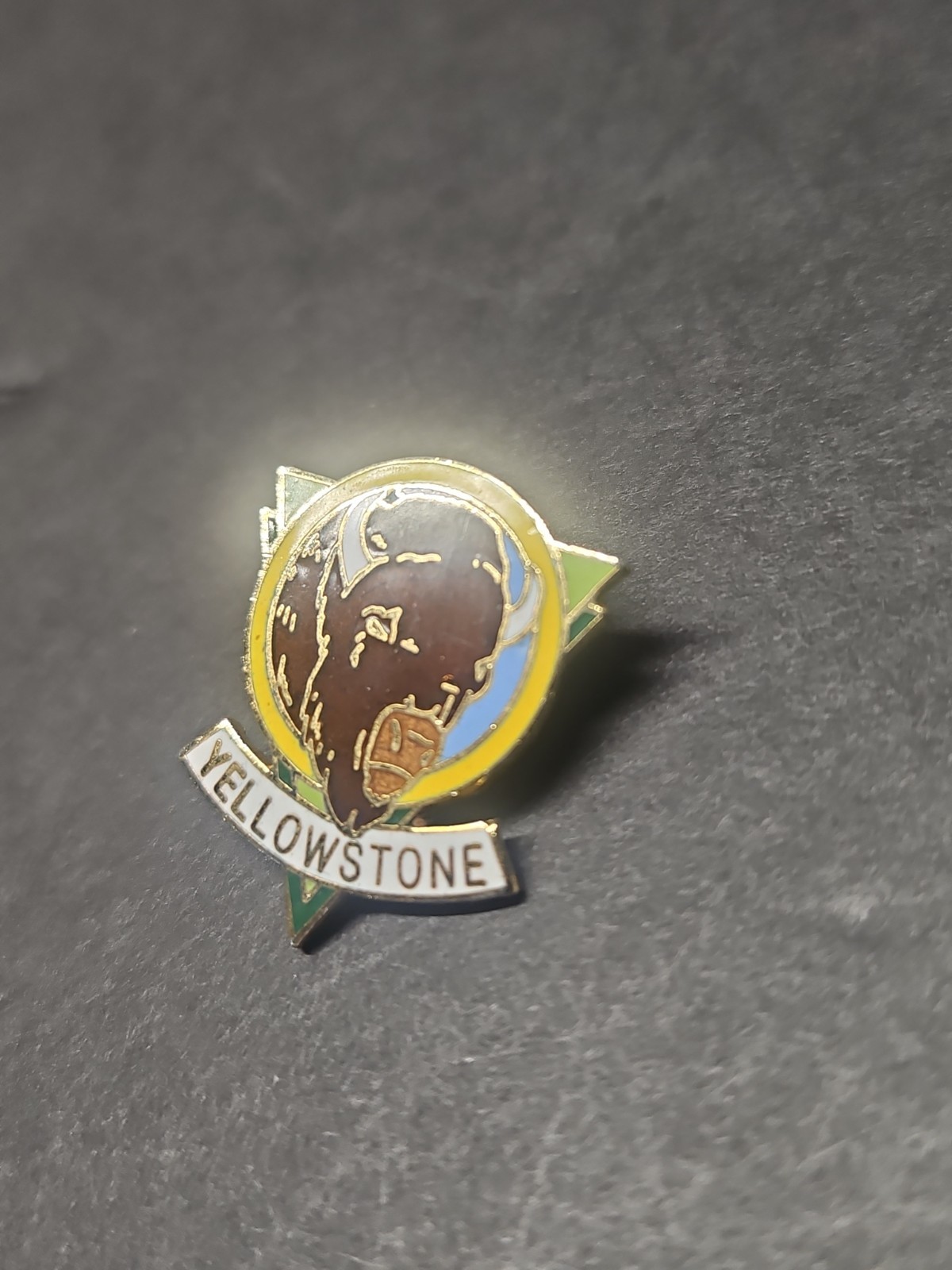 Yellowstone National Park Tourist Travel Souvenir Pin – Wyoming Buffalo Bison