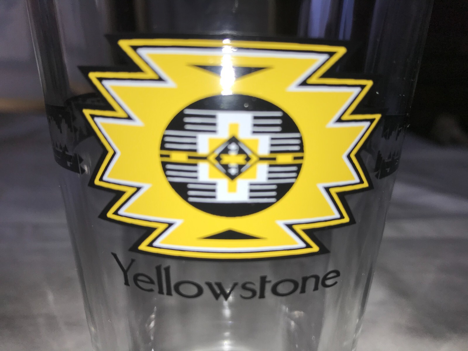 YELLOWSTONE National Park NATIVE AMERICAN Indian PATTERN 16oz Beer PINT GLASS 5¾