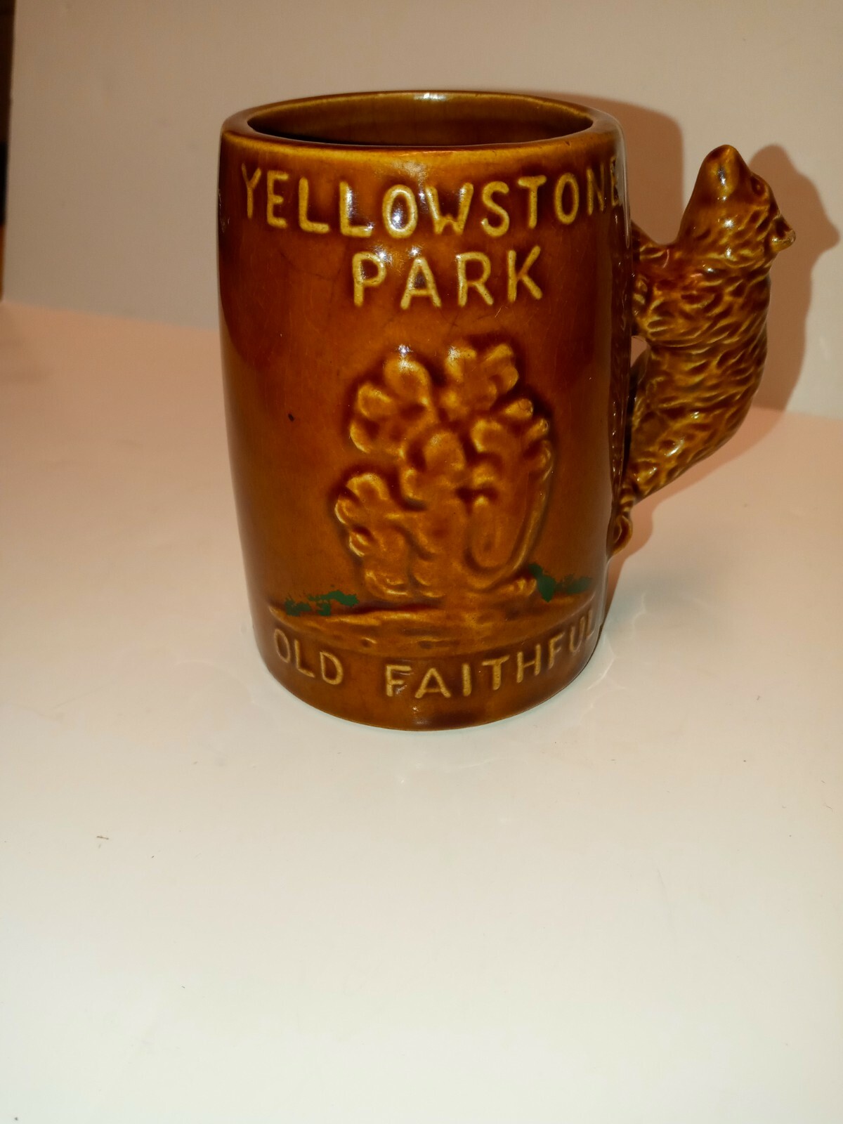 Vtg Souvenir Yellowstone Park Old Faithful Brown Bear Coffee Mug Bear Handle