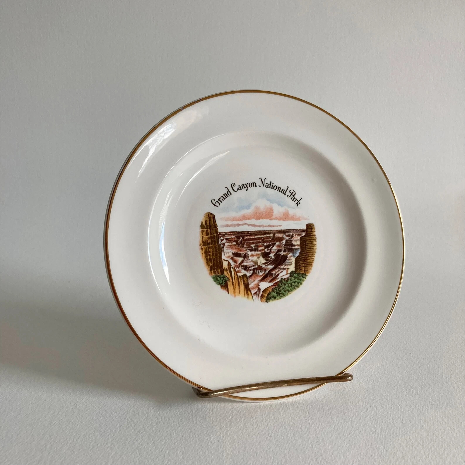 1950s, Grand Canyon National Park Souvenir Plate – ENCO – 22K Gold Rim – 7” Dia