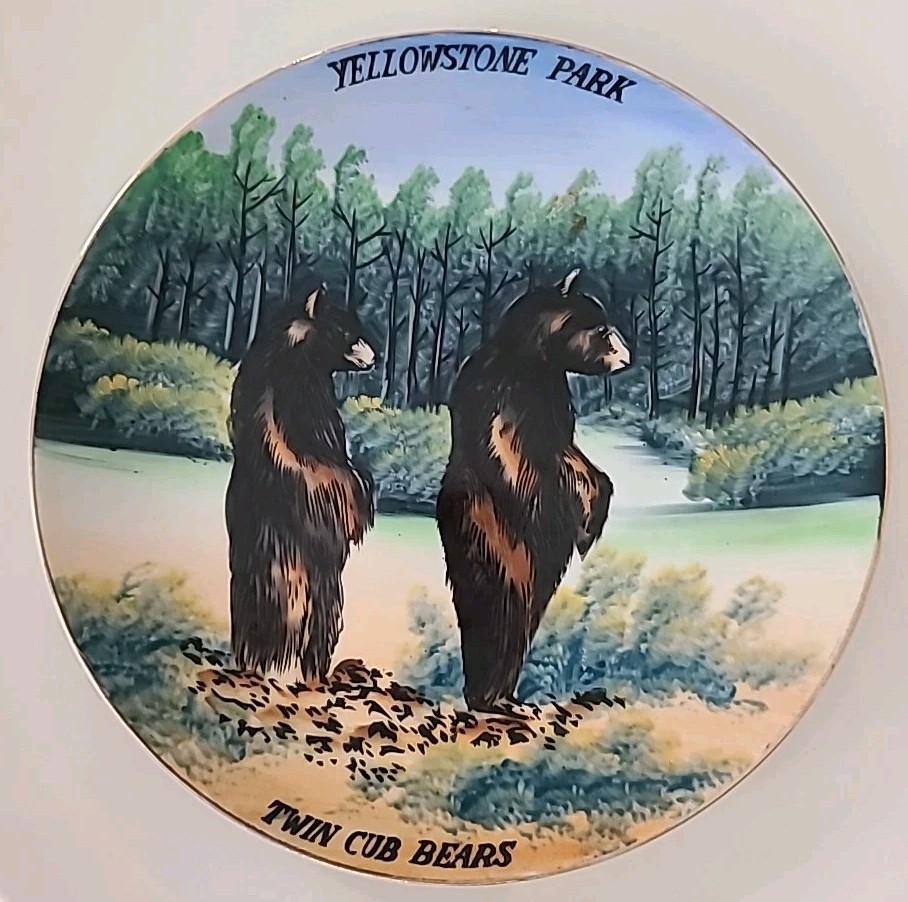 Vintage EARLY YELLOWSTONE NATIONAL PARK SOUVENIR 8″ Wall Plate Twin Bear Cubs