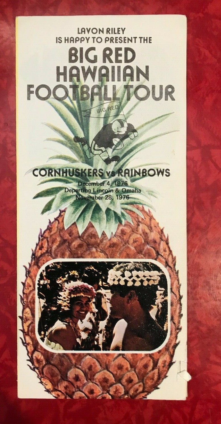 1976 NEBRASKA HUSKERS HAWAIIAN FOOTBALL TOUR 8-PAGE BROCHURE