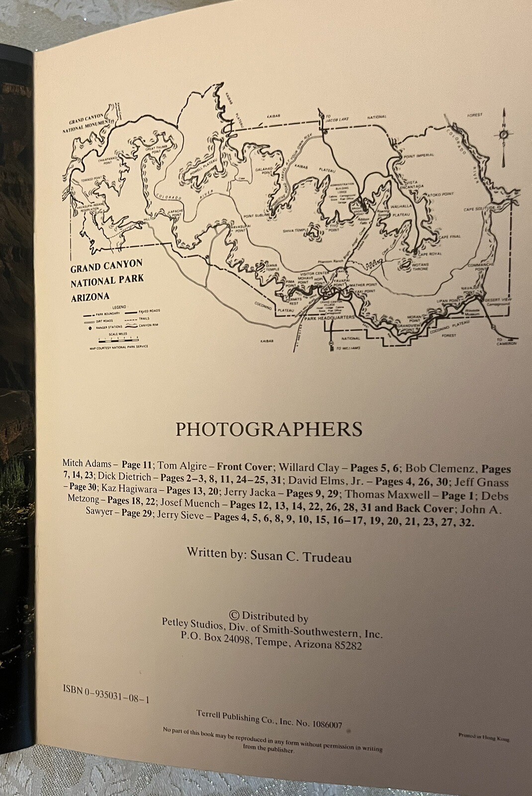 Grand Canyon A Full Color Guide Book
