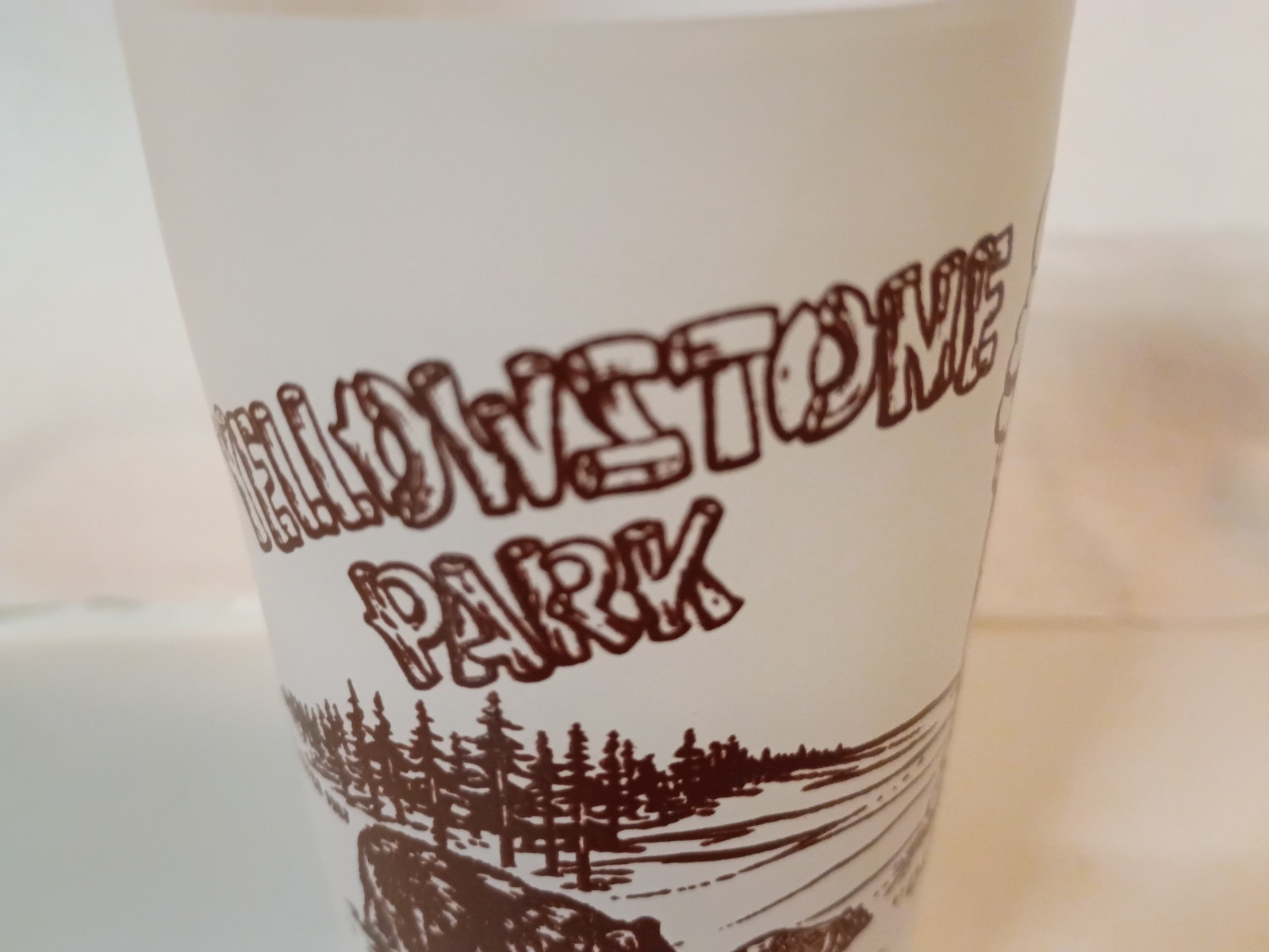 Yellowstone Park Sovenir Glass Circa 1982 Old Faithful