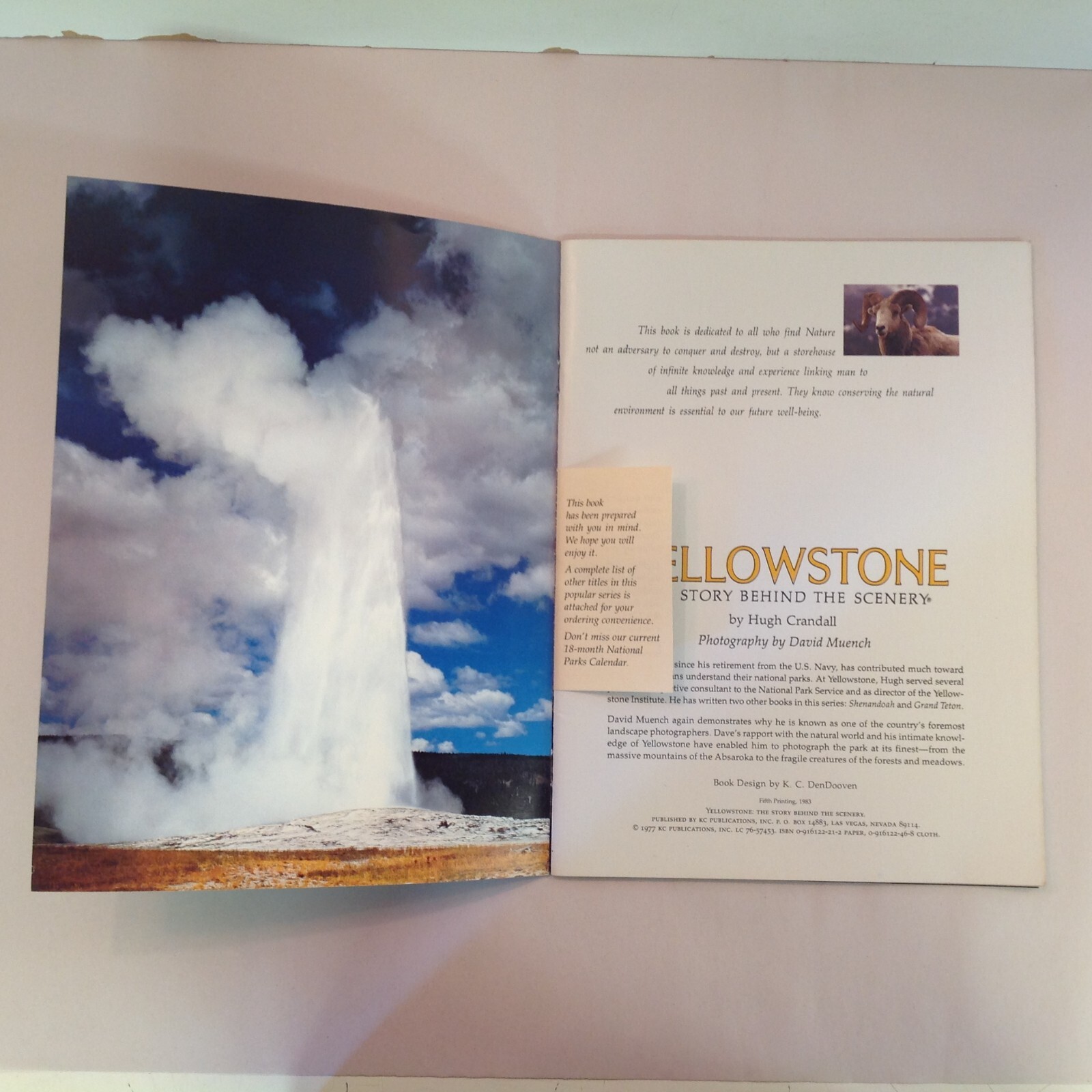 Vtg 1977 Souvenir Color Photo Guide Yellowstone The Story Behind the Scenery