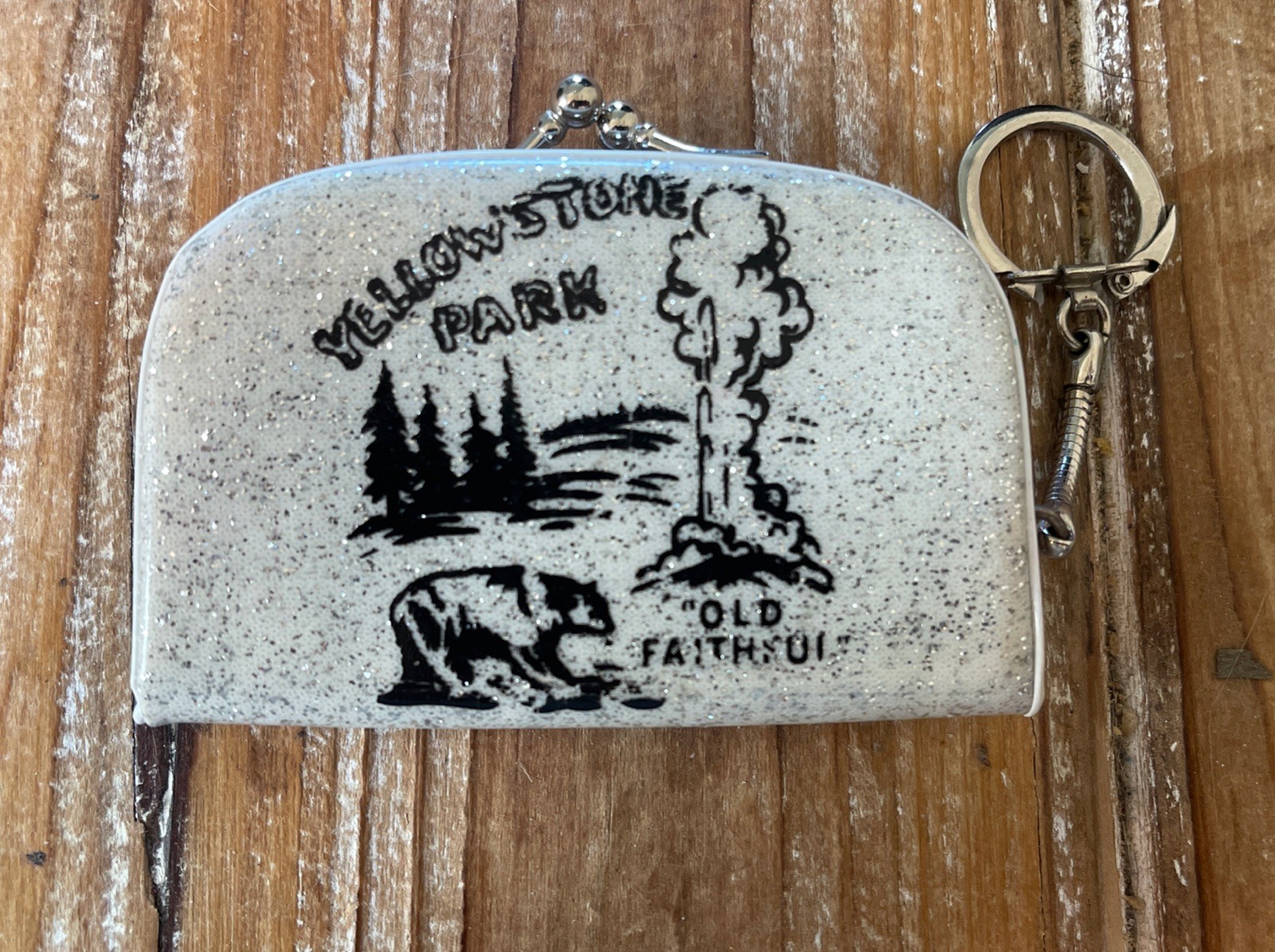 Vintage Yellowstone Park Money Coin Holder Purse Keychain Souvenir Silver Glitte