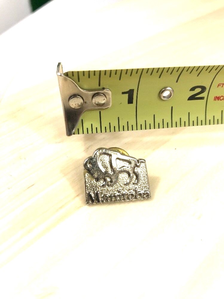 Collectible Buffalo Roaming MANITOBA Canada Lapel Pin French Canadian