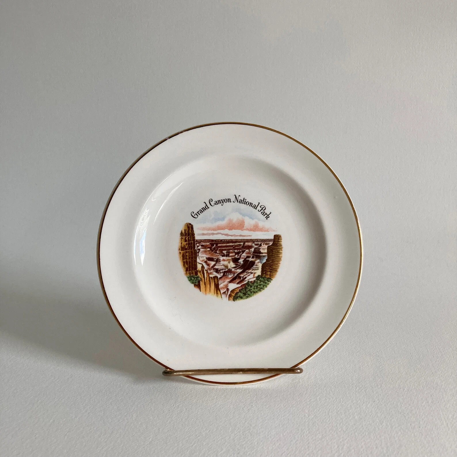 1950s, Grand Canyon National Park Souvenir Plate – ENCO – 22K Gold Rim – 7” Dia