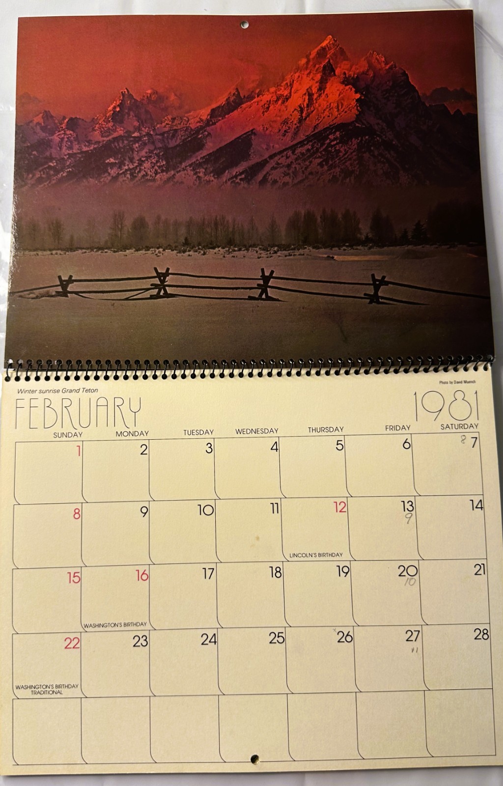 1981 Yellowstone & Grand Teton National Parks Wyoming Color Calendar Spiral Hang