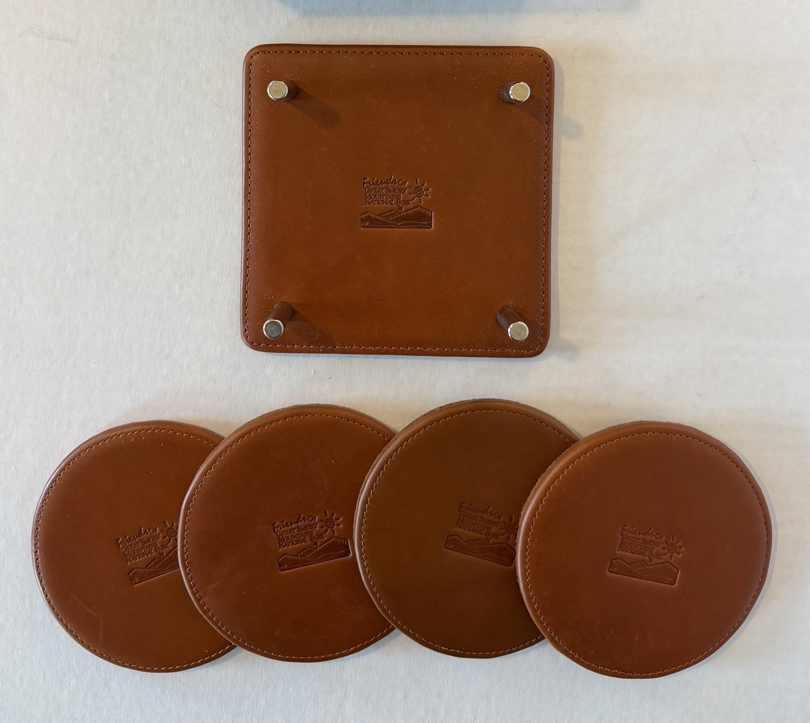 New GREAT SMOKEY MOUNTAIN NATIONAL PARK Leather Coaster Set In Holder with Box