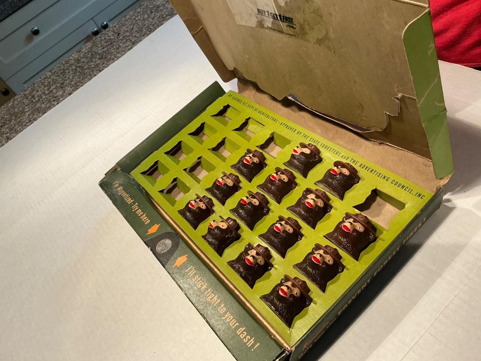 Vintage Smokey The Bear Snuffer Counter Display Box/14 Mint Snuffers/Rare 1950’s