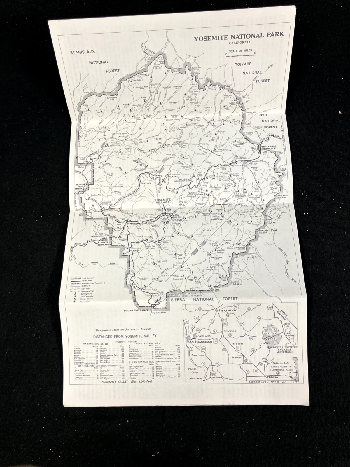 1962 YOSEMITE NATIONAL PARK FOLDOUT TRAVEL GUIDE & MAP, NATIONAL PARK SERVICE
