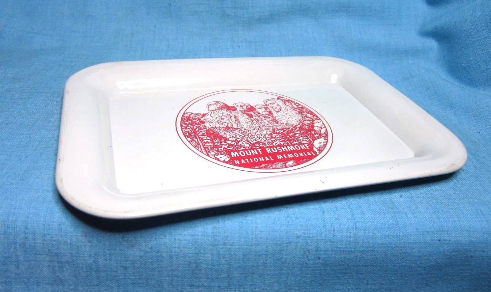 Vintage Mount Rushmore Metal Tin Collector Souvenir Coin Tray 6.5″ x 4.75″