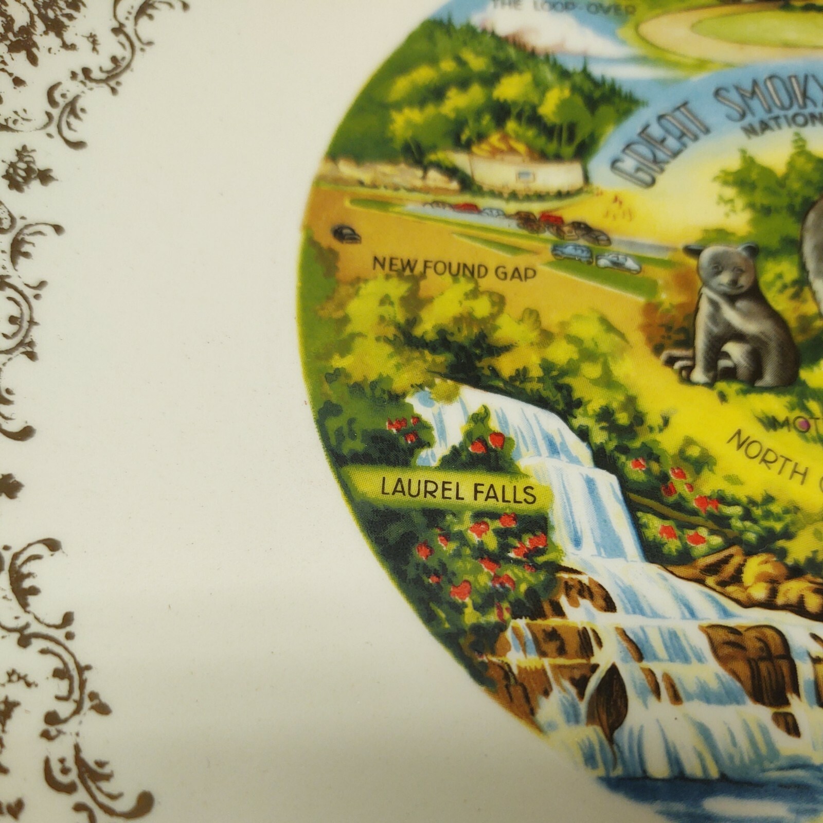 Vintage Great Smoky Mountains National Park Souvenir 9″ Ceramic Plate