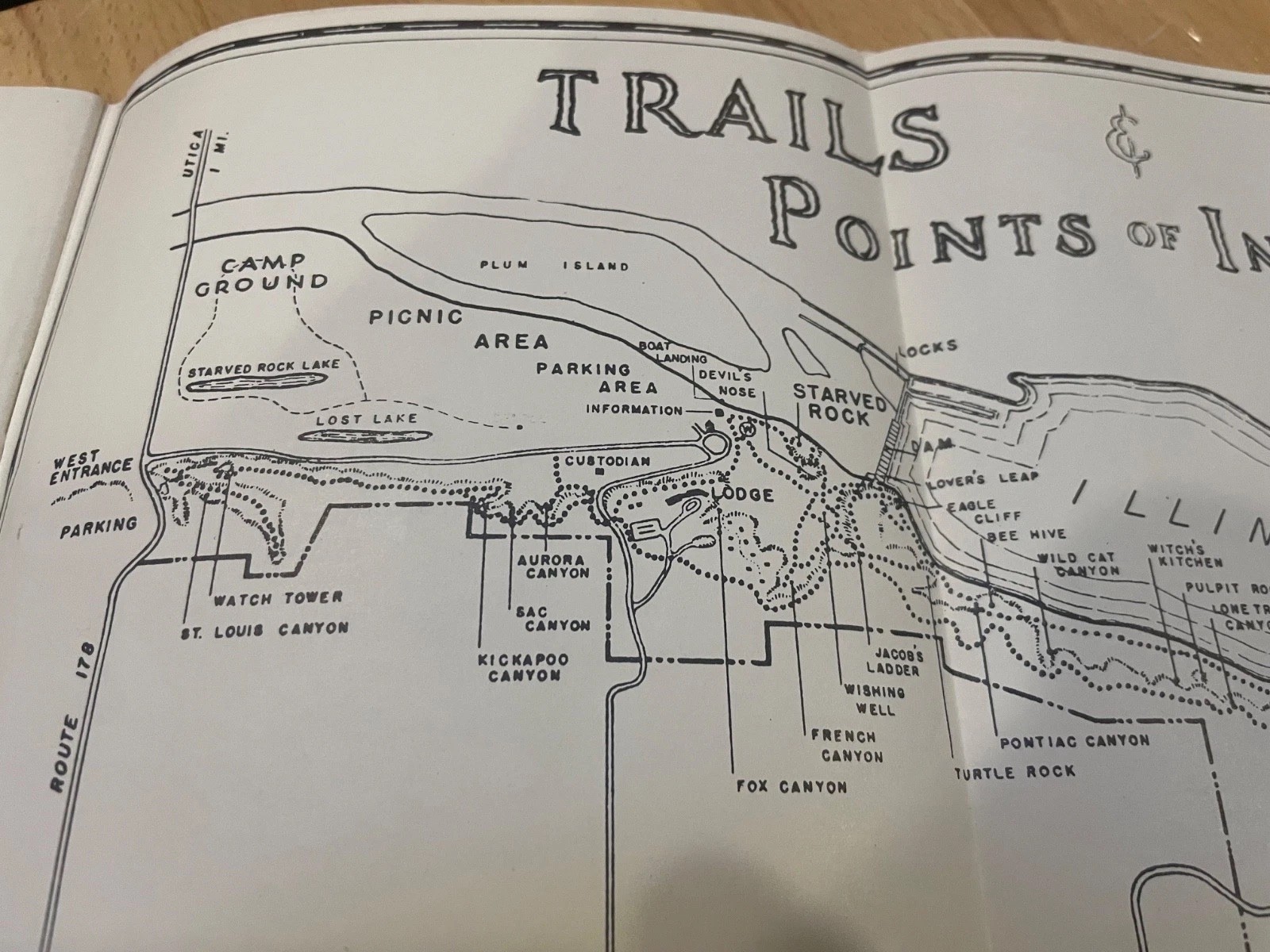 Vintage Starved Rock IL State PARK BOOK THE HERITAGE OF SR W NICE TRAIL MAP ETC