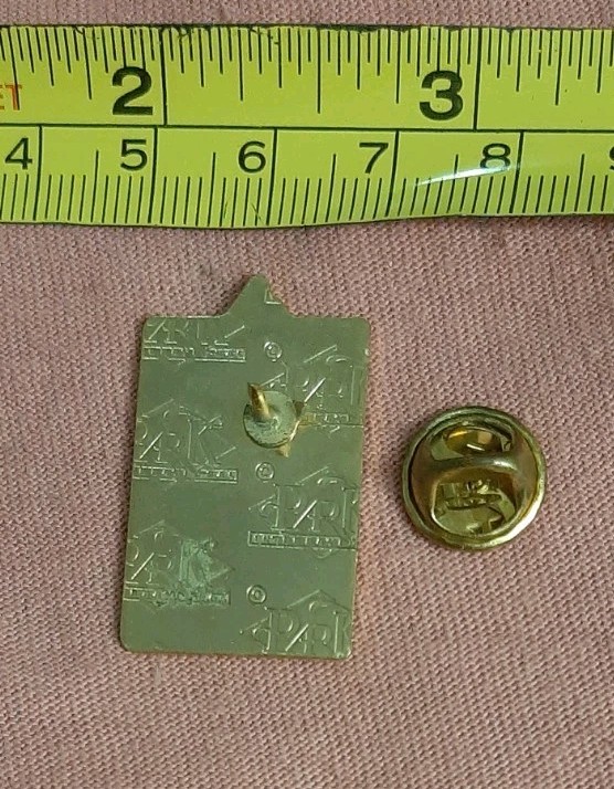 Vintage Old Faithful Geyser Yellowstone National Park Travel Souvenir Lapel Pin