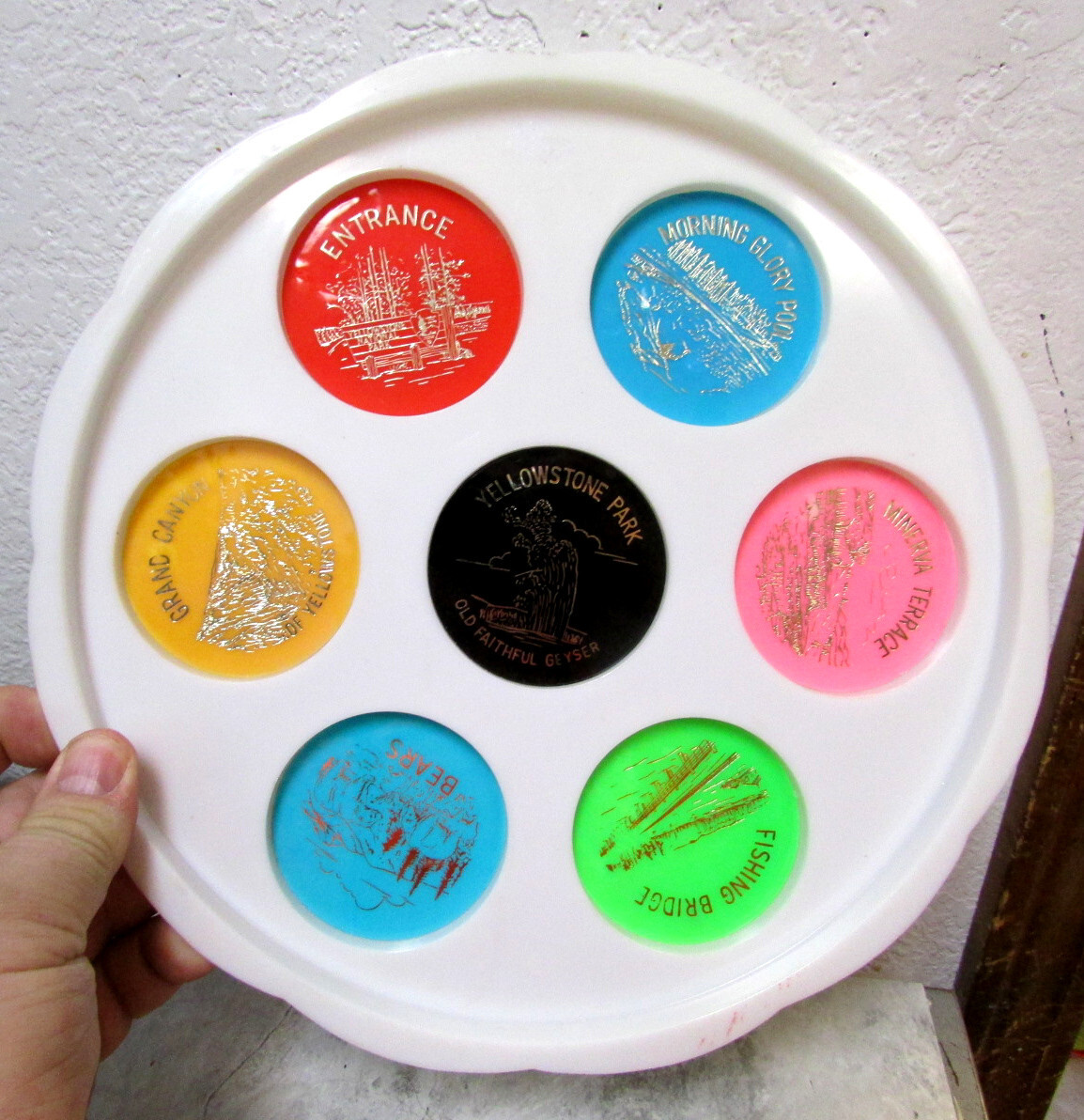 vintage plastic yellowstone national park souvenir drink serving tray, colorful