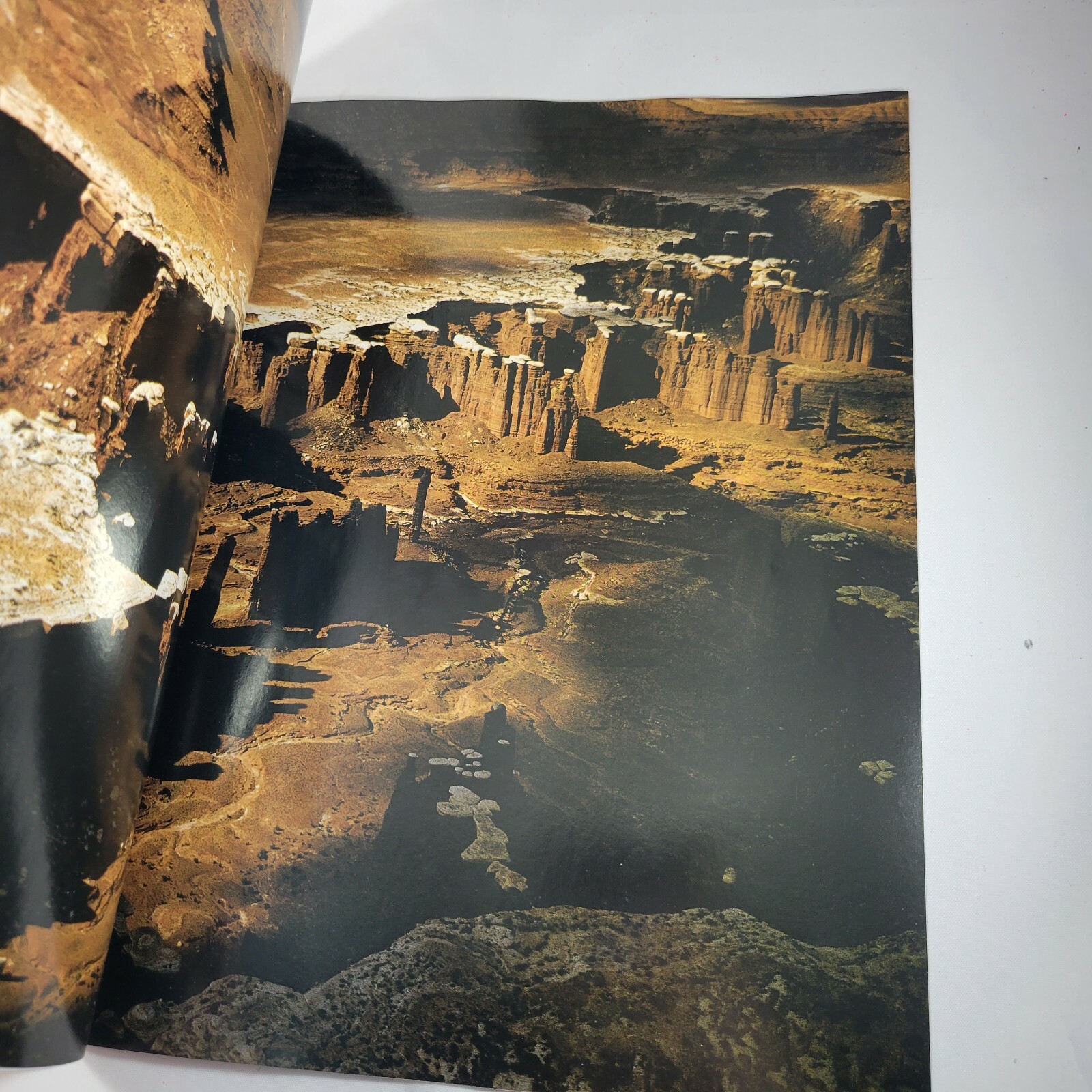 Canyonlands Booklet The Story Behind the Scenery Utah