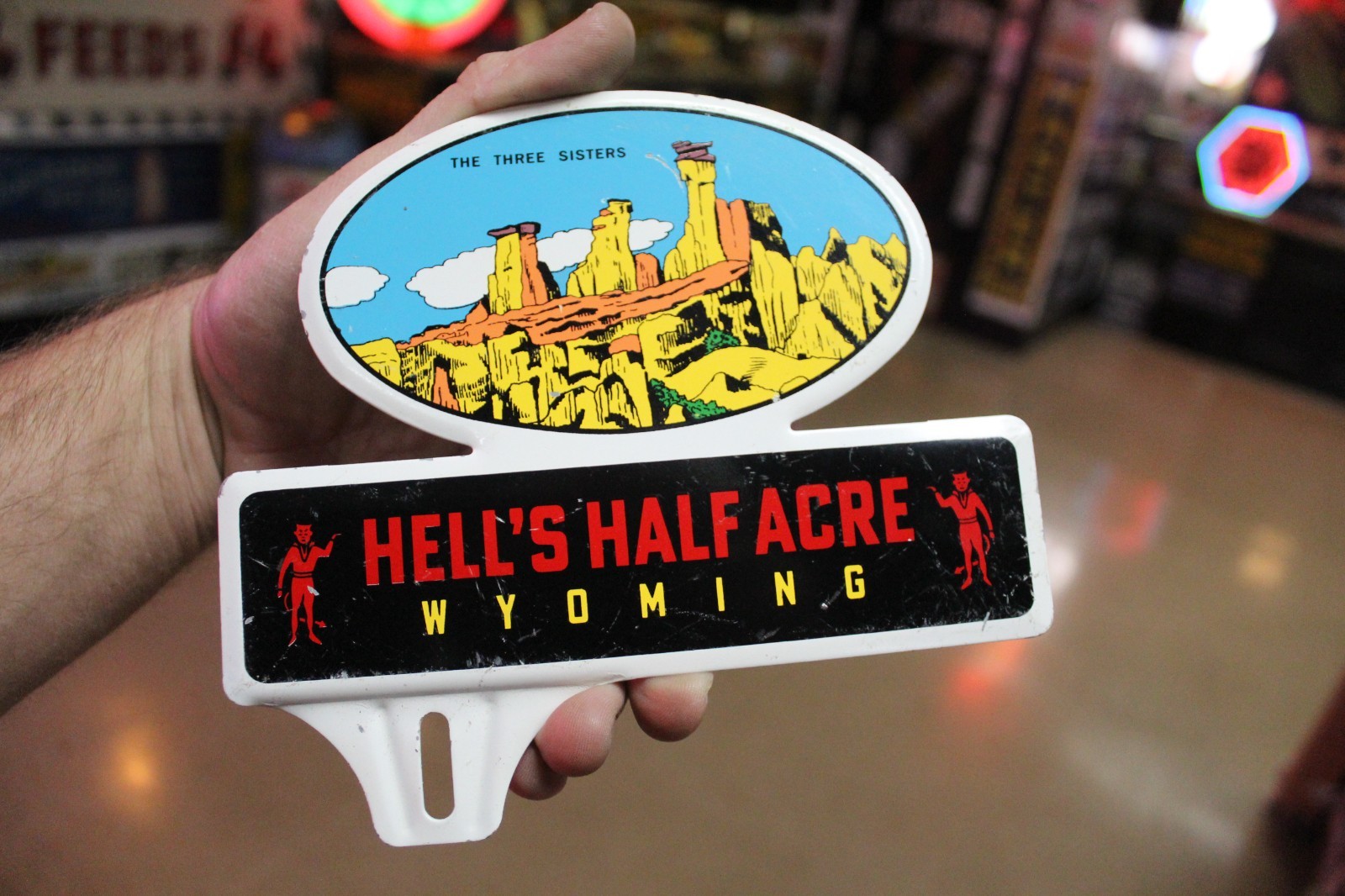 RARE 1950s HELL’S HALF ACRE WYOMING PAINTED METAL PLATE TOPPER METAL SIGN DEVIL
