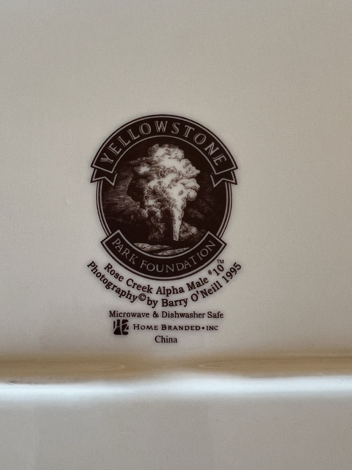 Yellowstone Wolf Plate Rose Creek Alpha Male #10 Barry O’Neill 13.5” w/ Box
