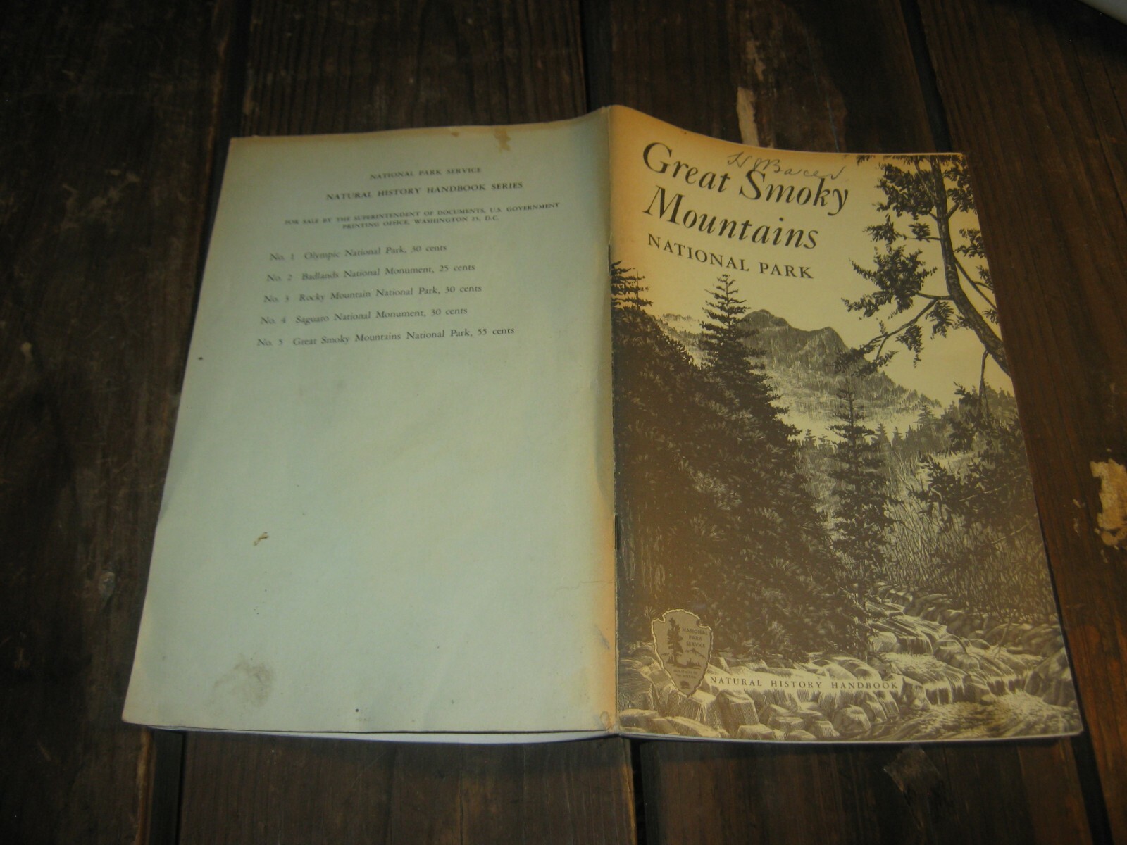 1961 Great Smokey Mountains National Park North Carolina Tennessee handbook Map