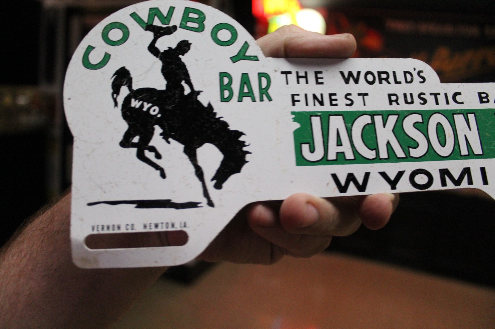 RARE 1950s JACKSON HOLE WYOMING RUSTIC BAR PAINTED METAL PLATE TOPPER METAL SIGN