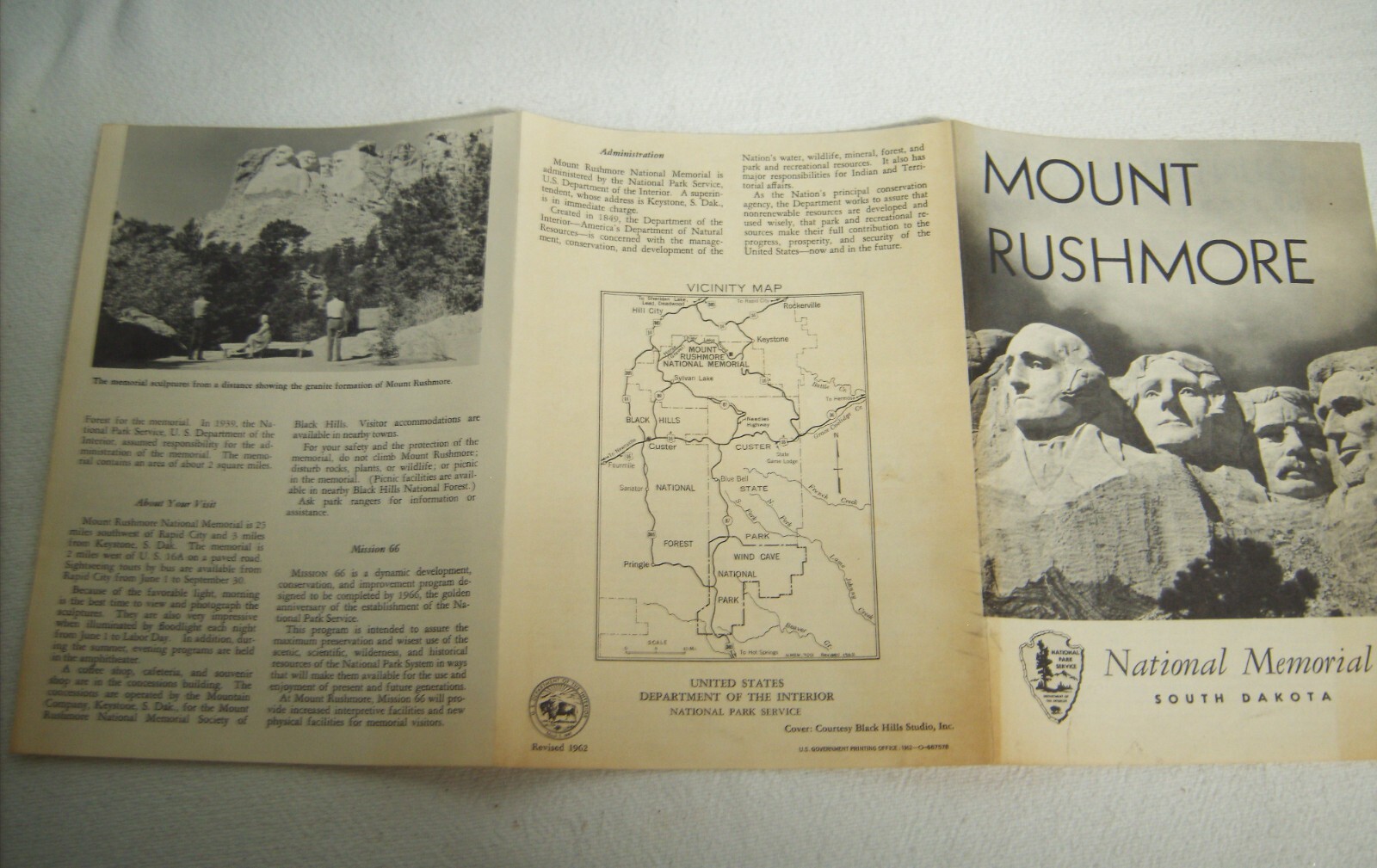 Vtg Visitors Guide Mount Rushmore National Memorial 1962