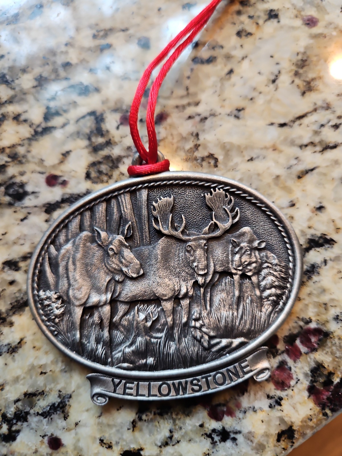 Yellowstone Natl Park Pewter Ornaments – BISON /BEAR/MOOSE Doublesided