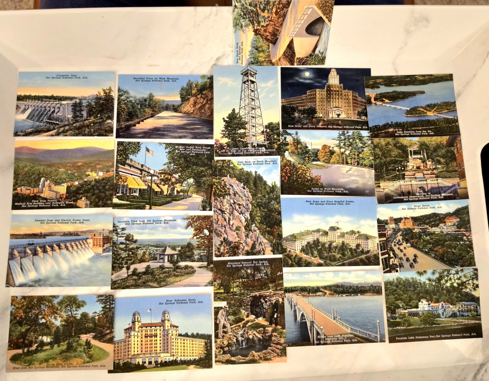 Vtg “20 Souvenir Views of Hot Springs Ntl. Park, Ark.” 4 x 2.5 Linen Postcards
