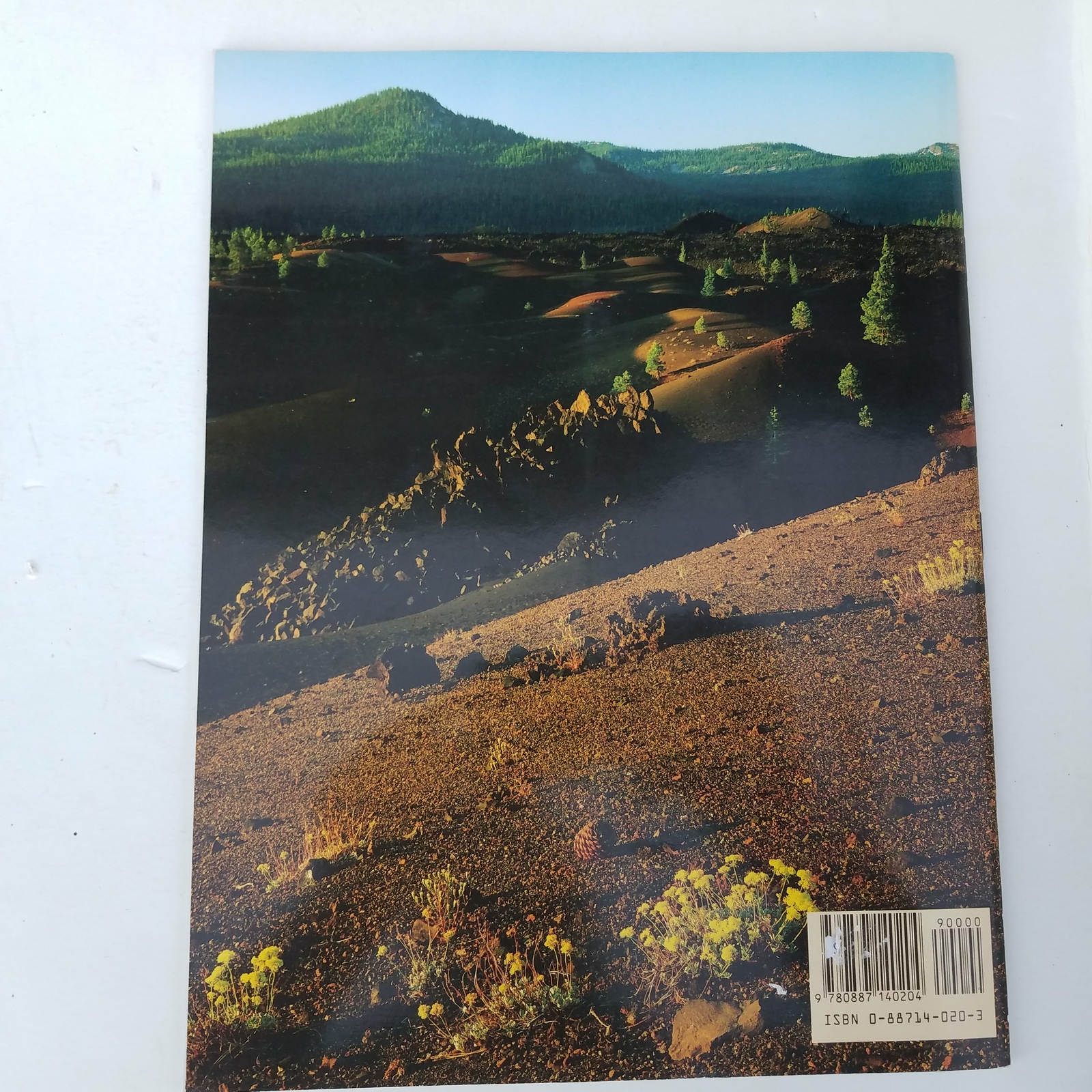 Lassen Volcanic – The Story Behind the Scenery 0887140203
