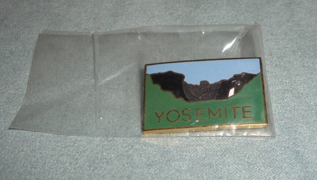 YOSEMITE National Park PANORAMA Hat Lapel Pin Collectible NEW